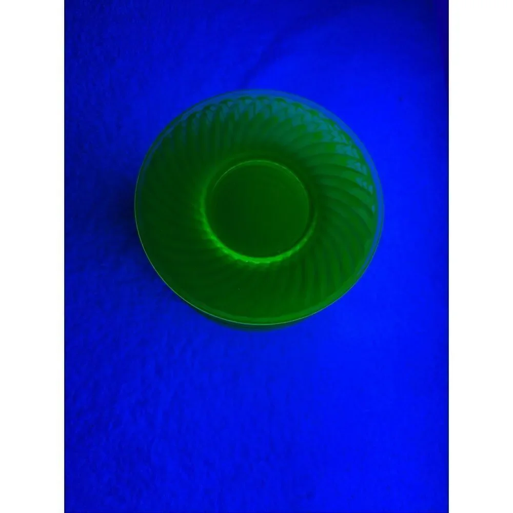 Vintage Uranium Glass Plates 6” Spiral/Swirl Pattern - Set Of 10